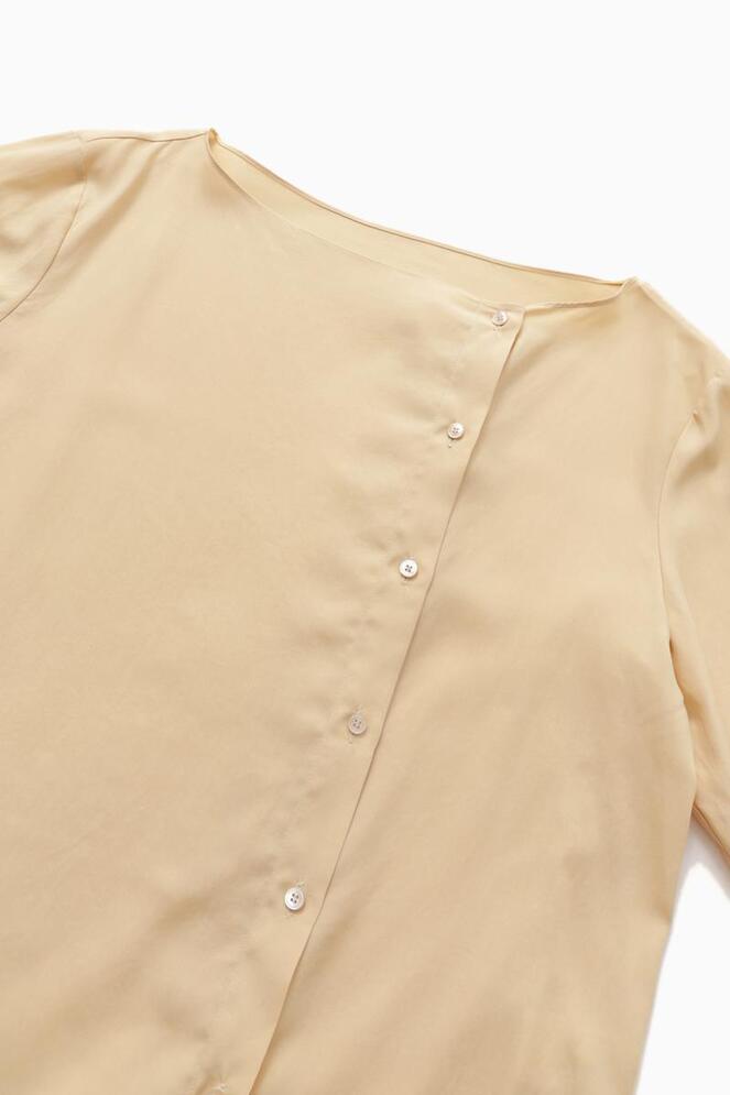 【MORE THAN YESTERDAY】Off Center Button Tencel Blouse