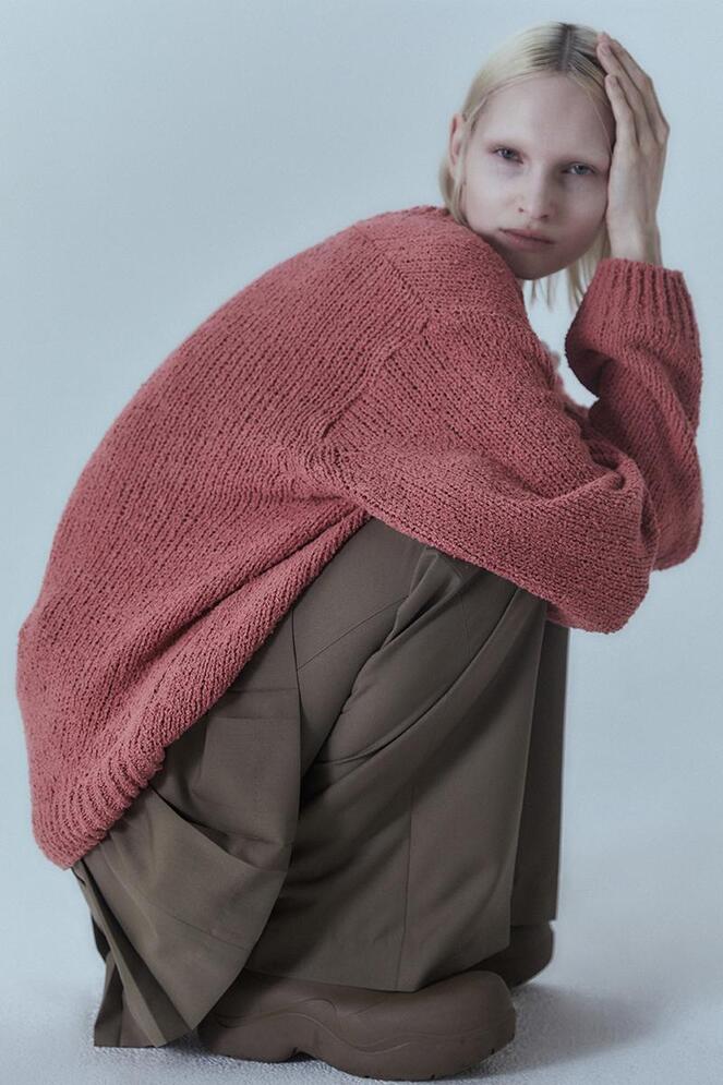 【MORE THAN YESTERDAY】V-neck Oversized Knit