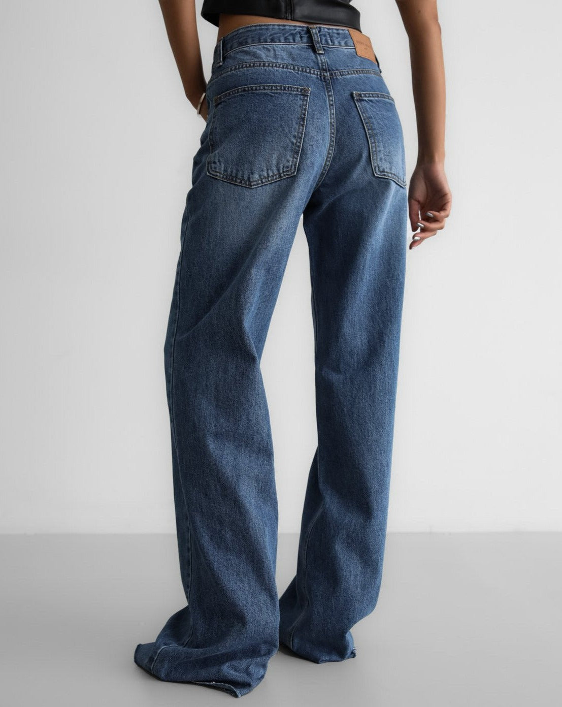 【PAPERMOON ペーパームーン】SS / Classic Raw - Cut Wide Fit Mid Blue Jeans