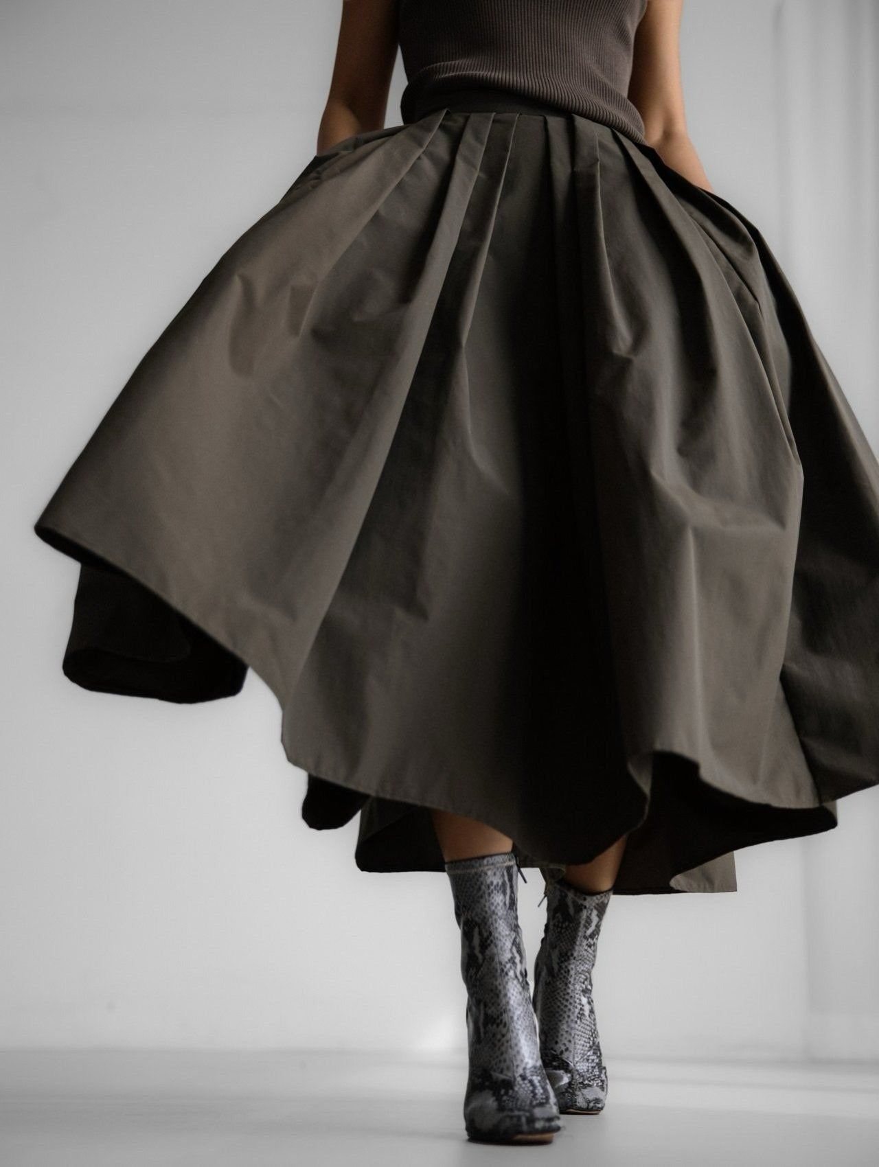 【PAPERMOON ペーパームーン】SS / High Waist Pleated Detail Volume Flared Skirt