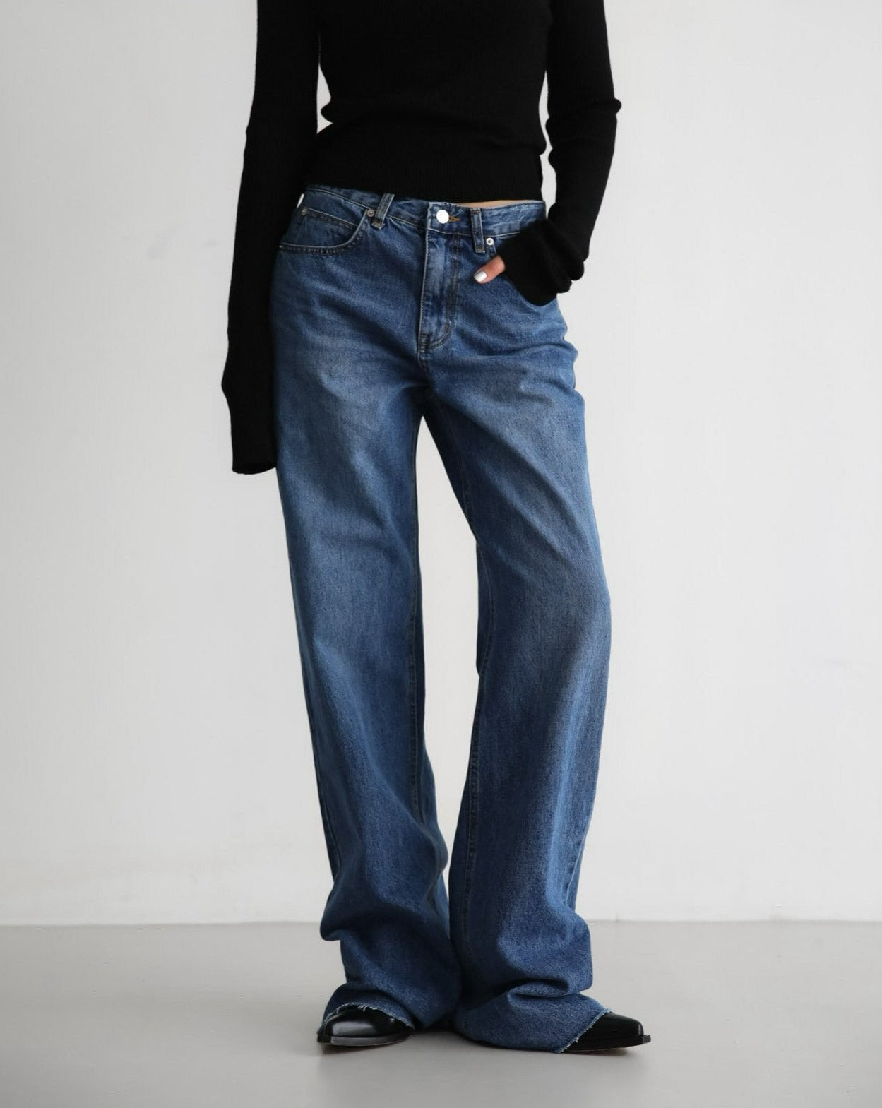 【PAPERMOON ペーパームーン】SS / Classic Raw - Cut Wide Fit Mid Blue Jeans