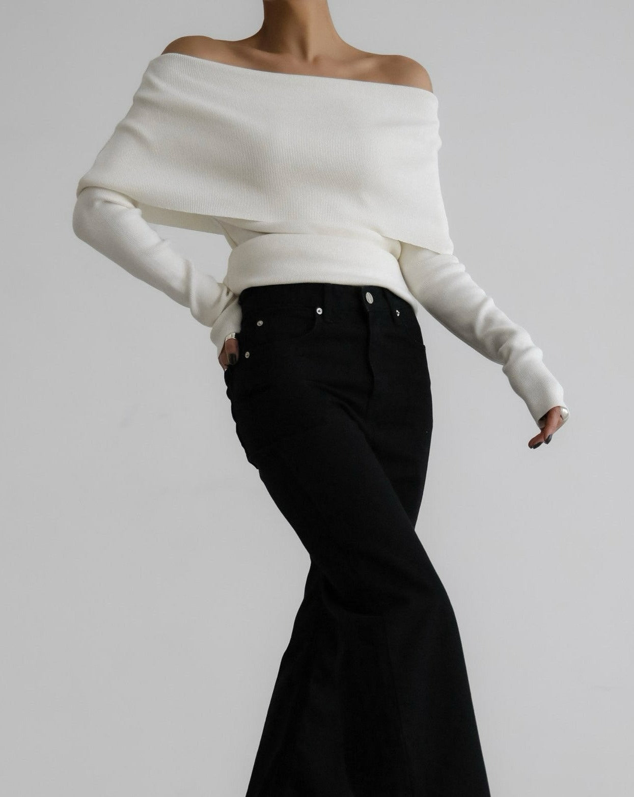 【PAPERMOON ペーパームーン】SS / Off Shoulder Long Sleeved Knit Top