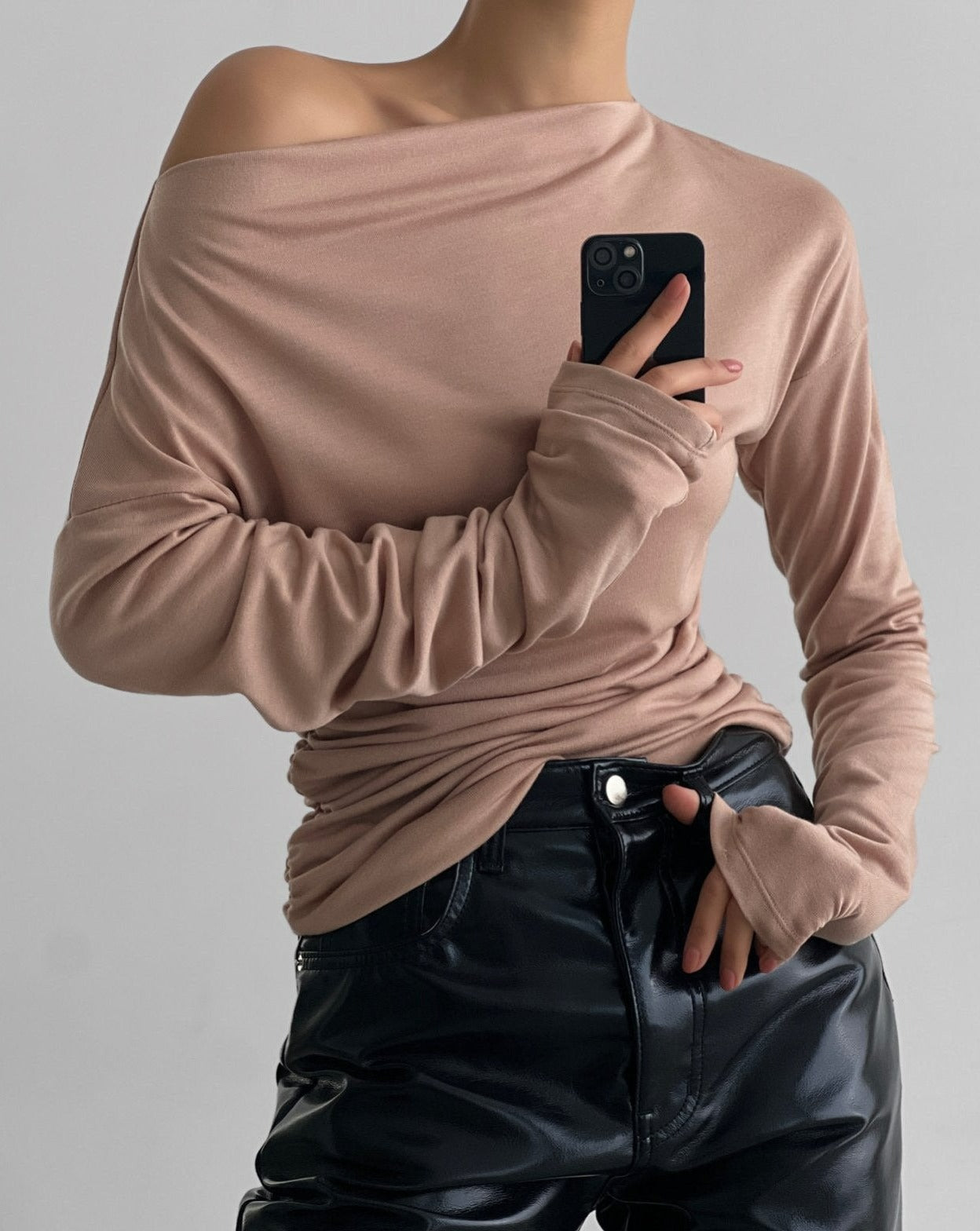 【즉납】【PAPERMOON 페이퍼 문】AW / Side Shirred Draped Detail Boatneck Top